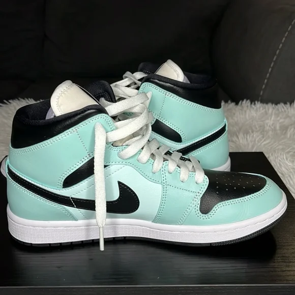 NIKE Jordan 1 Mid Aqua Blue Tint - Size 8.5W - Picture 2 of 5